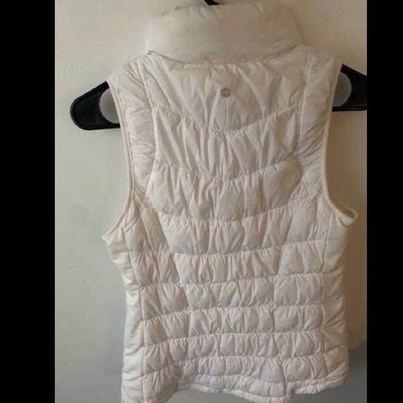 Vest - Picture 2 of 3